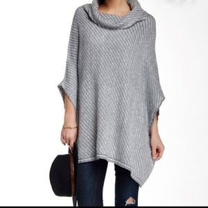 NEW LOVESTITCH Lena Wool/Angora Poncho Gray One Size